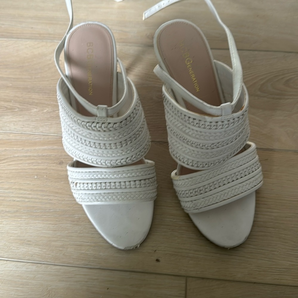 BCB generation size 7 white heels